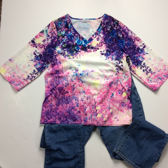 FLORAL V-NECK SHIRT NWOT - Picture 3 of 13